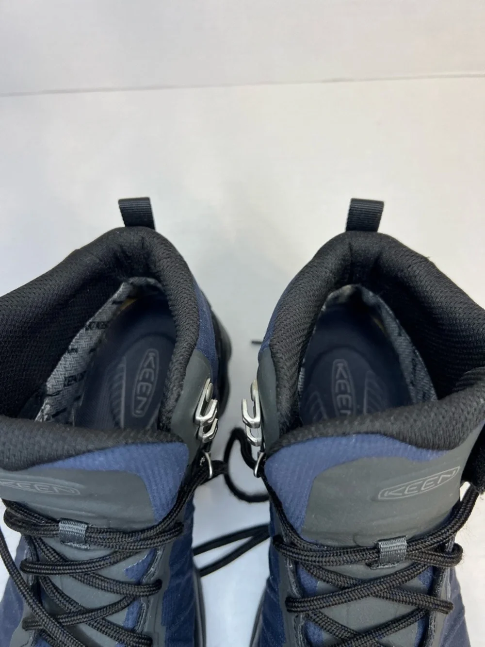 KEEN Men's‎ Venture Mid Waterproof Hiking Boots Size 10